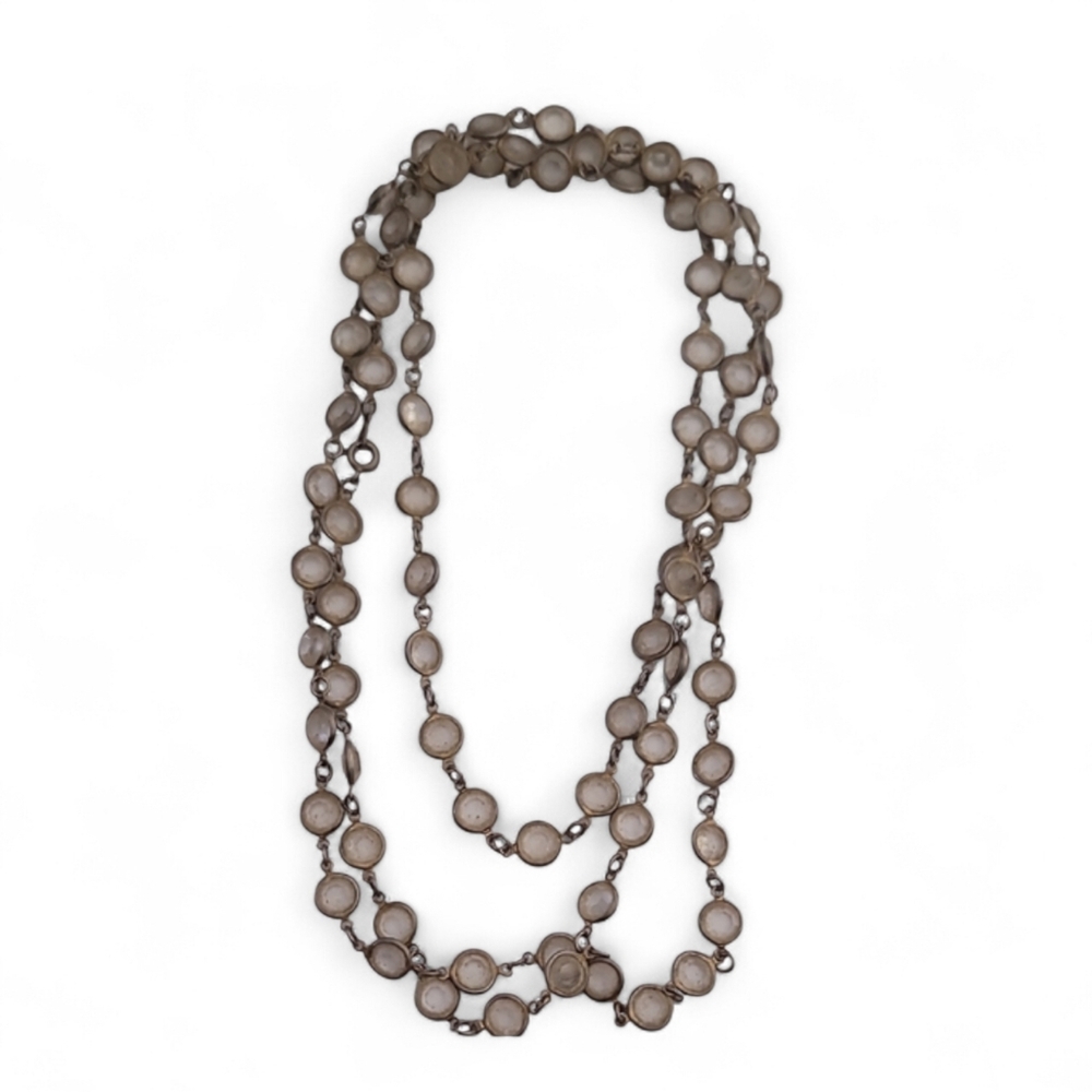 Elegant Cream Necklace Vintage